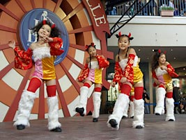 �L�����������{��