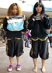 �r���{����