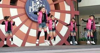 ���C���{�[�X�g���x���[