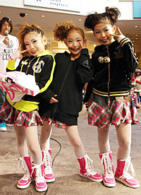 ���f���[�T